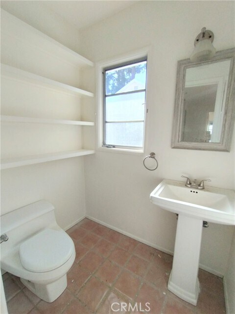 Building Photo - 374 Grand