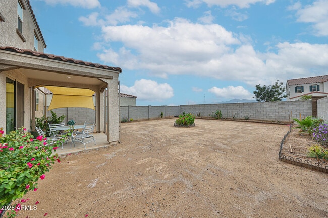 Building Photo - 509 E Elm Ln