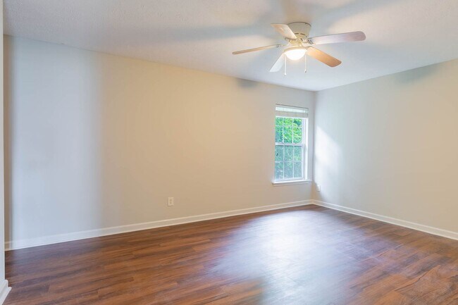 Building Photo - 752 Holland Ridge Dr