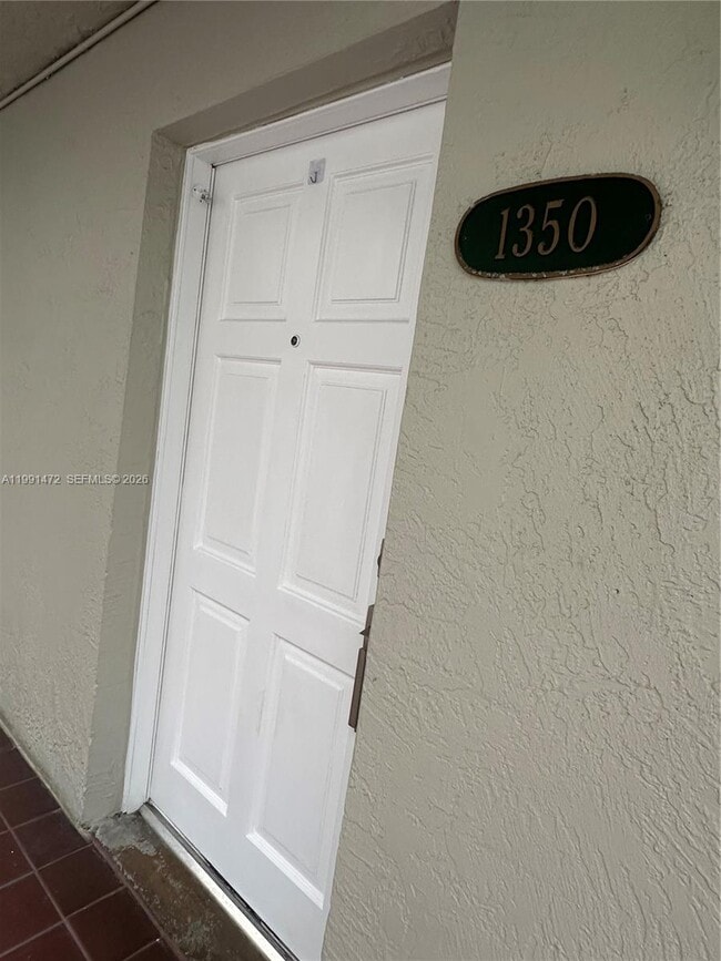 Building Photo - 10090 NW 80th Ct