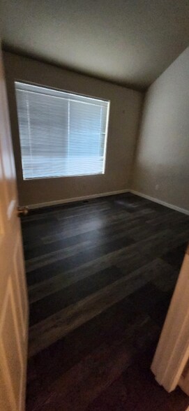 Building Photo - 2806 NE 145th Ave