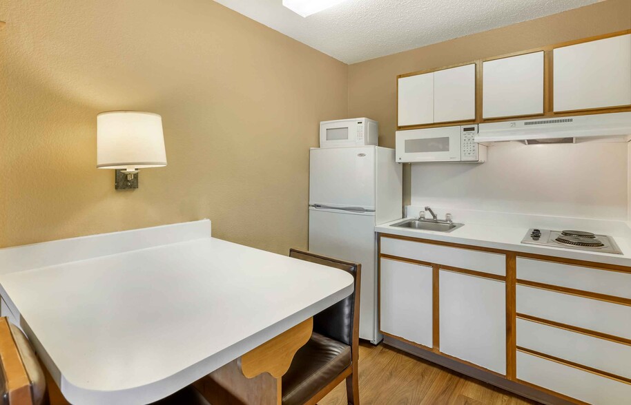 Building Photo - Furnished Studio-Denver - Tech Center Sout...