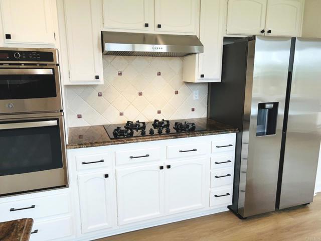 Building Photo - 1420 Tres Hermanas Way