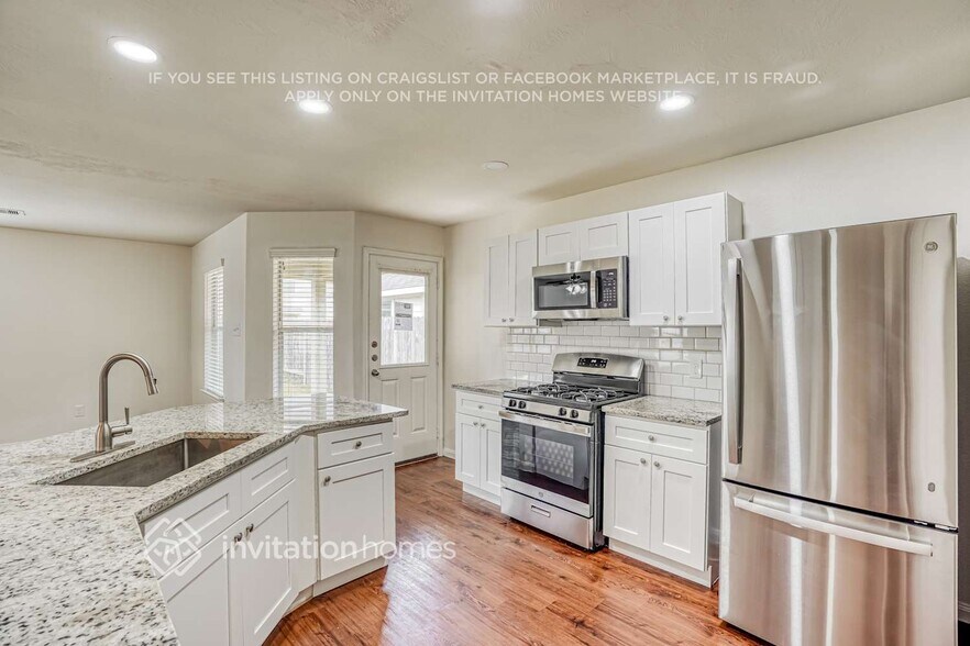 Building Photo - 18747 Dennington Dr