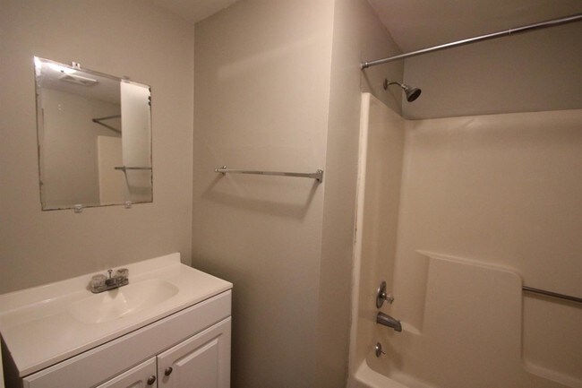 Building Photo - 215 Murray St