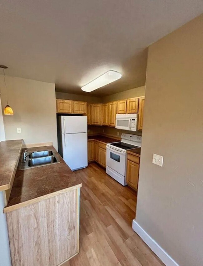 Building Photo - 311 Michael Grove Ave