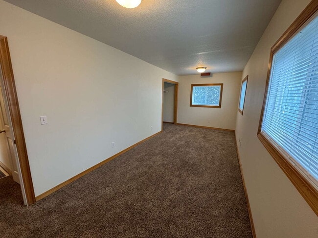 Building Photo - 2 Bedroom / 2 Bathroom Home with Loft & St...