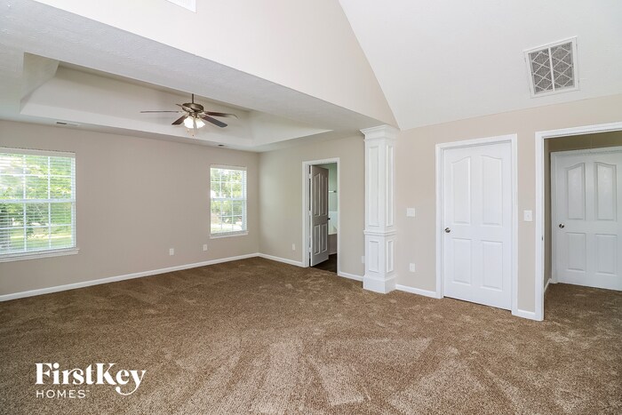 Building Photo - 6385 Daniell Springs Dr