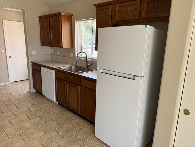 Building Photo - Beautiful Home for Rent in El Mirage!