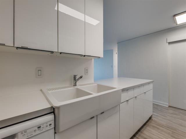 Building Photo - 3883 Turtle Creek Blvd