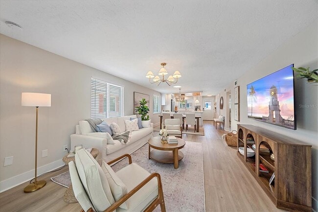 Building Photo - 914 Spanish Dr S