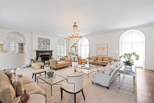 Building Photo - 393 Oyster Bay Road