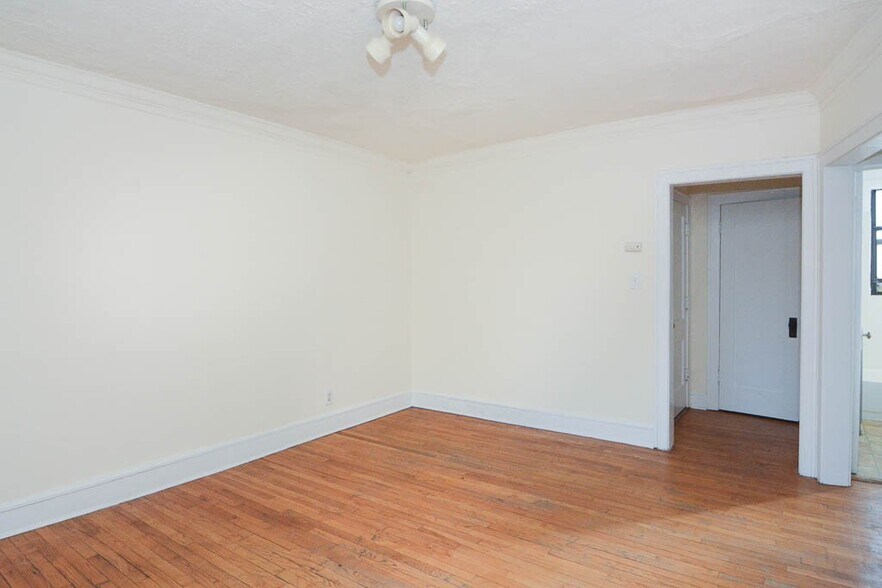 Building Photo - 2334 N Spaulding Ave