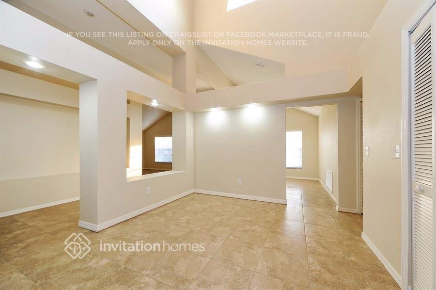 Building Photo - 18528 Avocet Dr