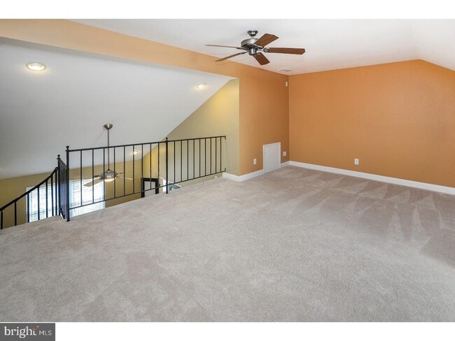 Building Photo - 102 Hazelwood Ln