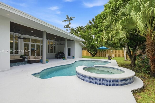 Building Photo - 15845 SW 87th Ave