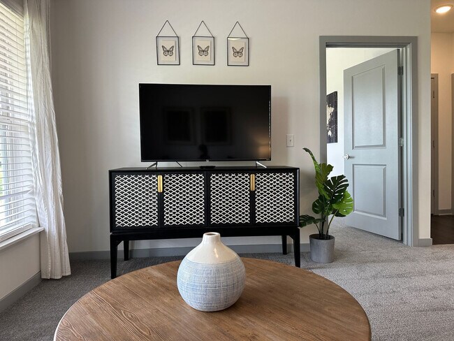 Building Photo - 5102 Aldersgate Dr