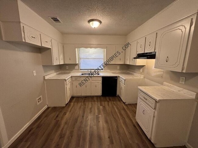Building Photo - 1301 Liberty Dr