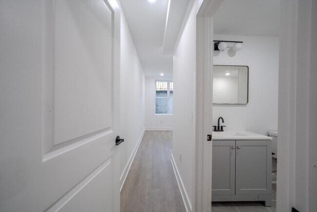 Building Photo - 1710 N 24th St