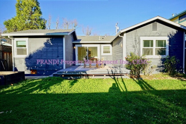 Building Photo - 245 Solano St