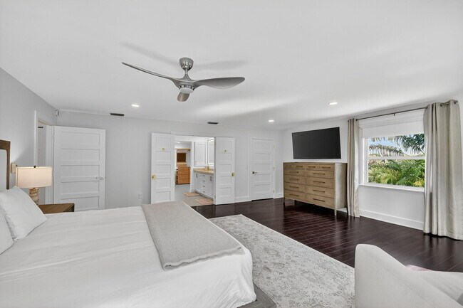 Building Photo - 2900 Greenbriar Blvd
