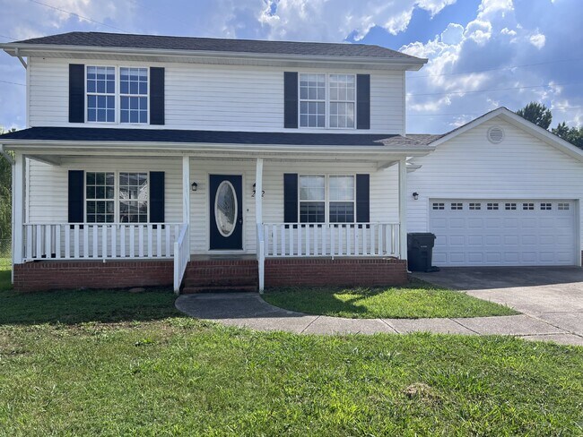 Primary Photo - Fenced in 4 Bed /2 Bath House in Ringgold