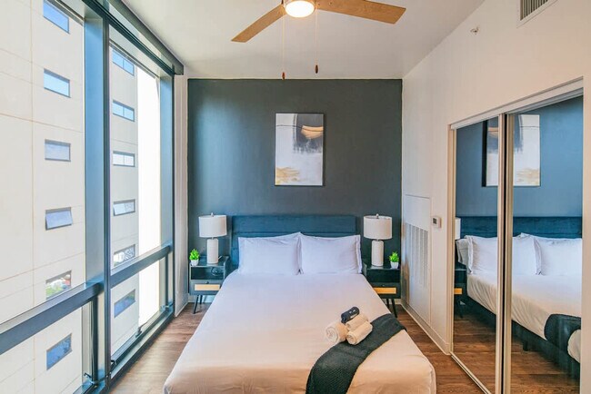 Building Photo - 700 N 4th St