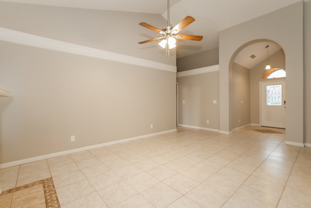 Building Photo - 707 W Mesquite St