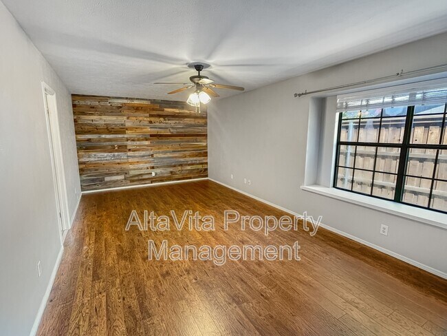 Building Photo - 4213 Avon Ct