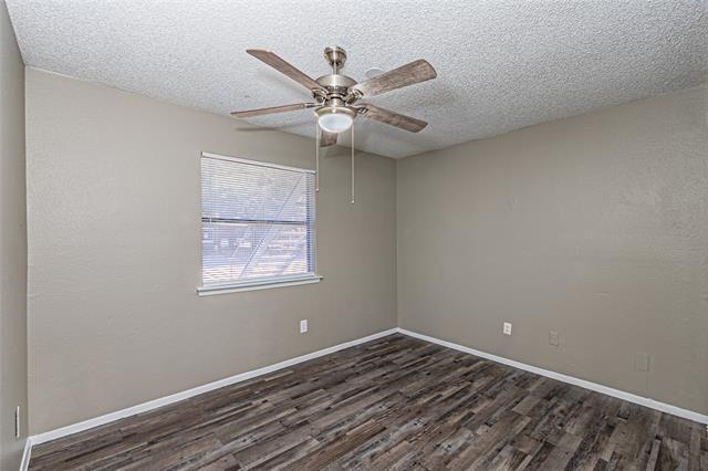 Building Photo - 300 W Wintergreen Rd