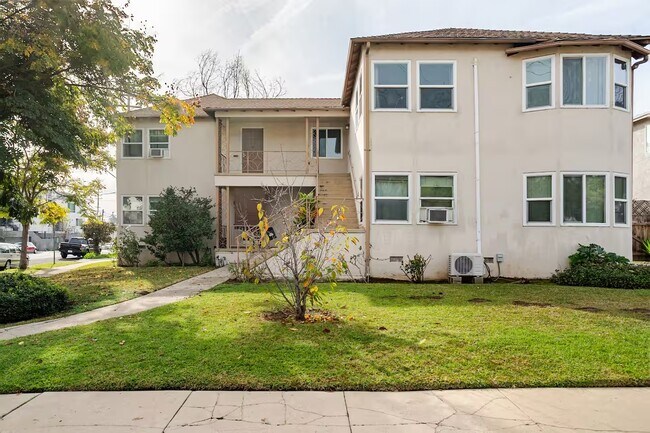 Building Photo - 2302 Loy Ln