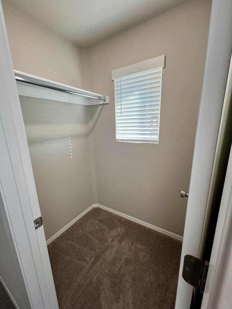Building Photo - 8912 Preston Ct