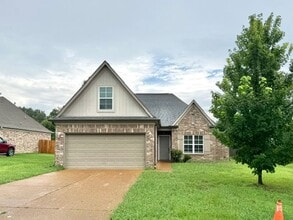 Building Photo - MaywoodDrive8136