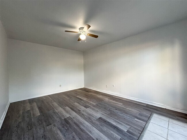 Building Photo - 7206 S Gessner Rd