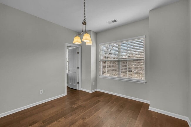 Building Photo - Middle Tennessee Blvd Townhome