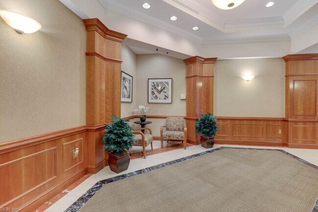 Building Photo - Spectacular Penthouse Condo in Downtown No...