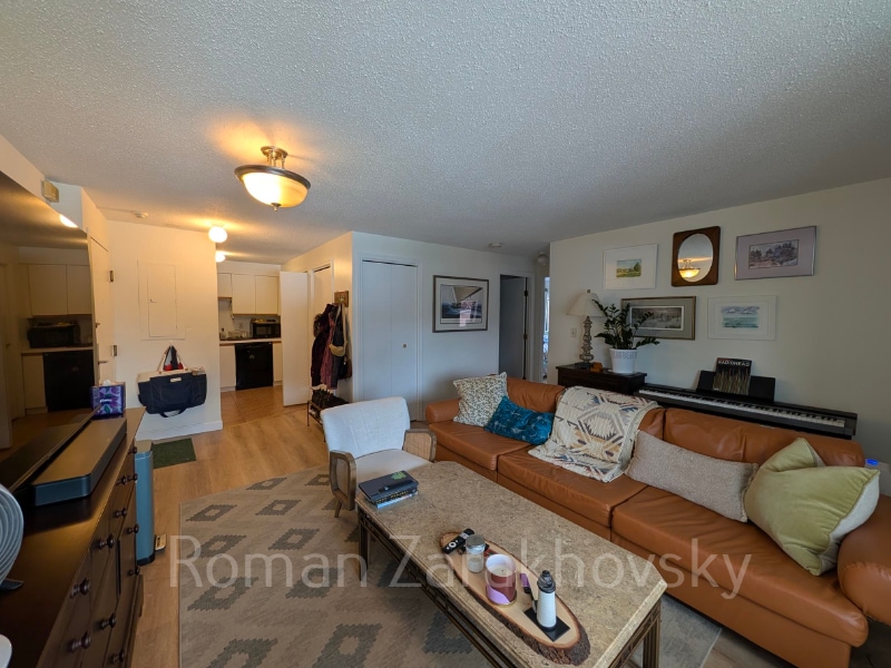 Building Photo - 25 Webster Ave