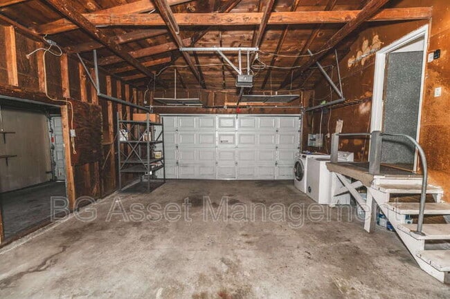 Building Photo - 1011 Manor Rd