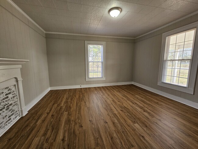 Building Photo - 359 Flat Rock Rd