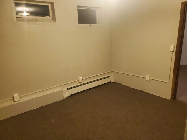 Building Photo - 2br in Maplewood