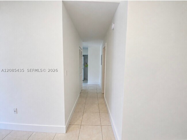 Building Photo - 8811 SW 123rd Ct