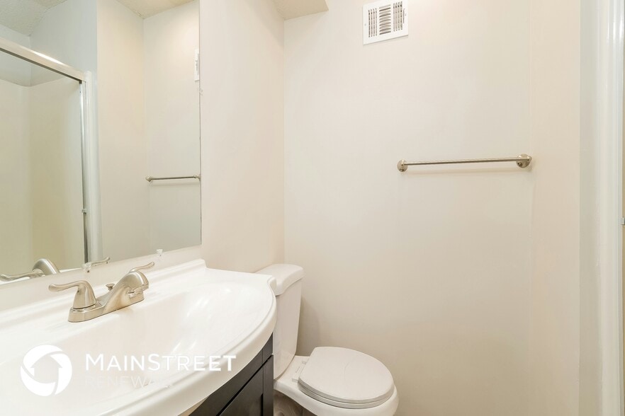 Building Photo - 17470 S Walter St