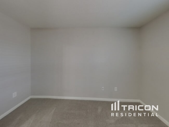 Building Photo - 11443 Coral Canyon