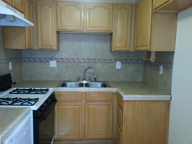 Building Photo - Toluca Lake Universial Villas