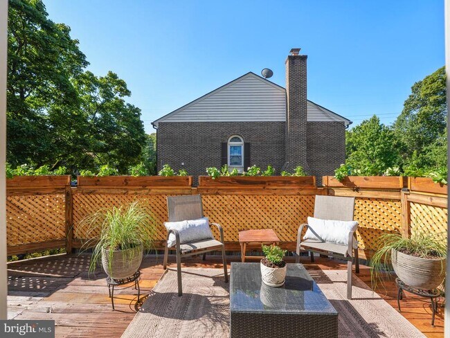 Building Photo - 7740 Bristol Square Ct