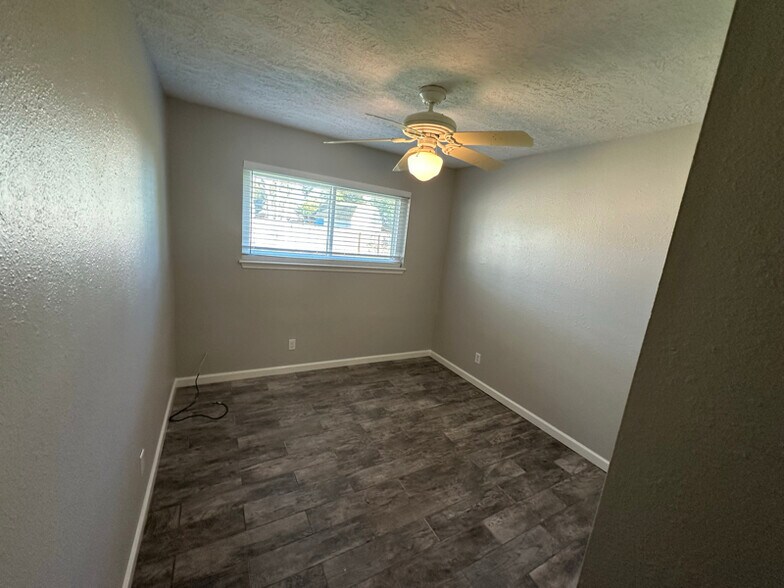 Building Photo - 3214 White Sail