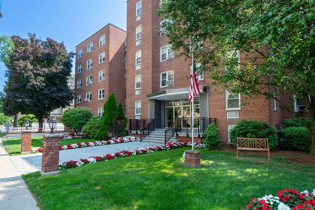 Building Photo - 39 Glenbrook Rd