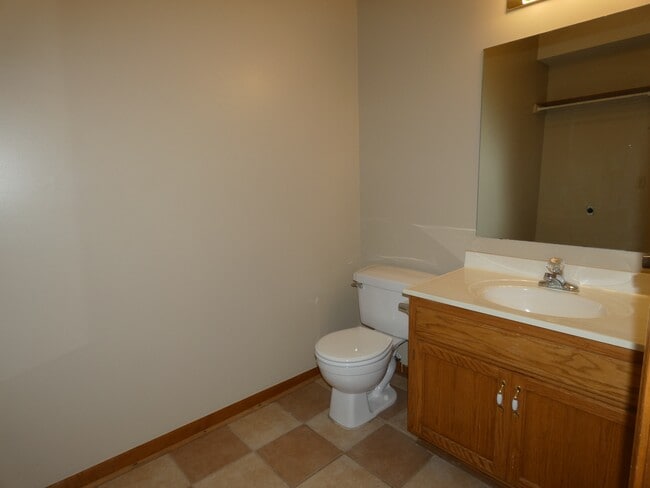Building Photo - 405 Woodland Ave