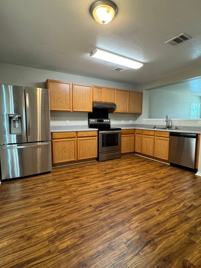 Building Photo - 3 BR/2.5BA | Single Family Home | 1-Car Garage | Fenced backyard!