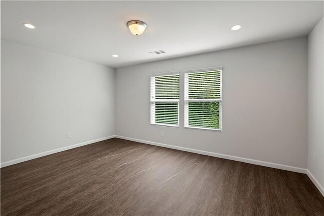 Building Photo - 1139 Lookout Ave NW